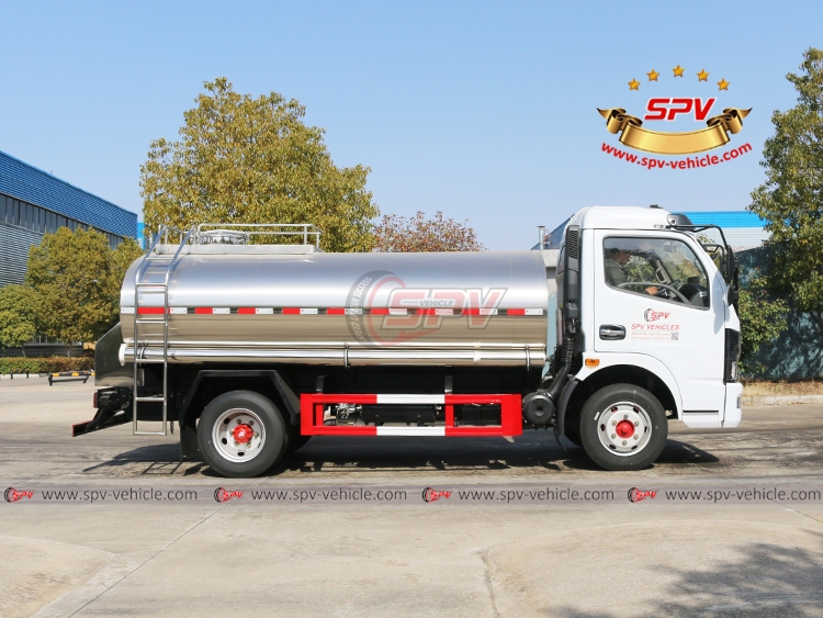 5,000 Litres Fresh Milk Truck DongFeng - Right Side View
